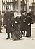 Philipp Kester, Suffragette vor dem House of Commons – Verhaftung einer Frauenrechtlerin, 1905