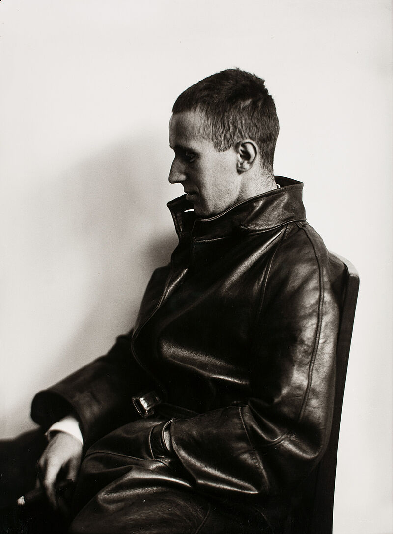 Konrad Reßler, Bertolt Brecht beim Photographen, 1927