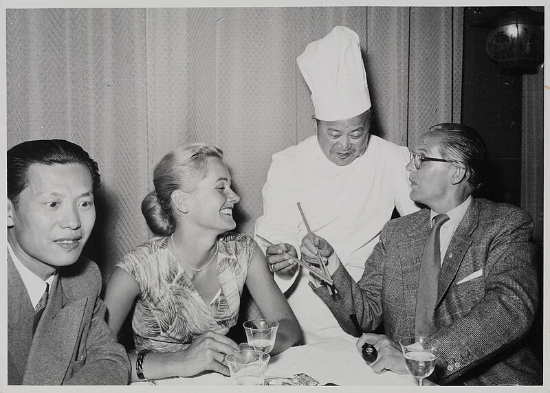 Unbekannt, Eigentümer und Gäste im China-Restaurant Tai-Tung, um 1955