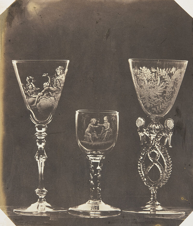 Ludwig Belitski, Zwei punktierte Gläser, sogenannte Wolf'sche Gläser und ein venezianisches graviertes Flügelglas, zwei Drittel Naturgröße, 18. u. 17. Jahrhundert (aus: Vorbilder für Handwerker und Fabrikanten...), vor 1855