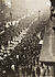 Philipp Kester, Riesendemonstration in London – Englische Frauenrechtlerinnen marschieren im Demonstrationszug, 1905