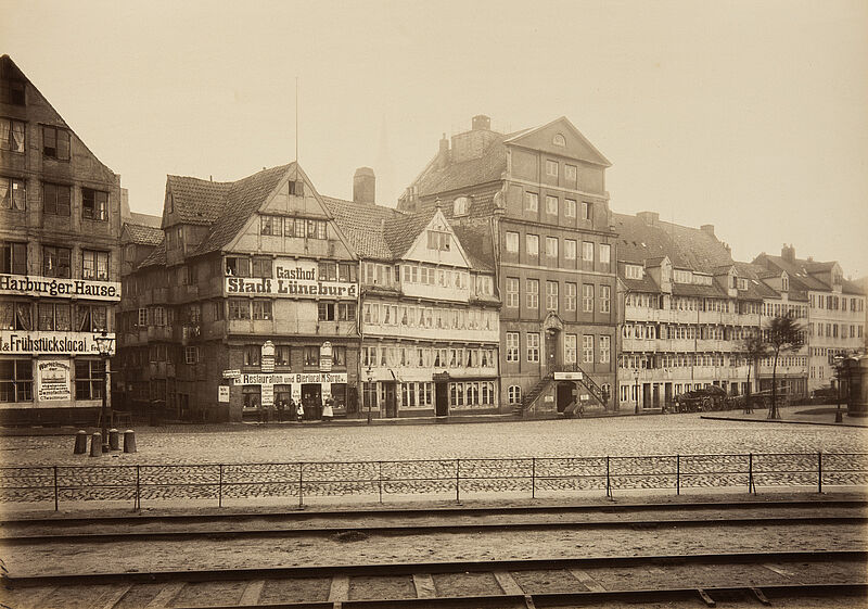 Georg Koppmann, Altstädter Neuerweg vom Sandtorkai aus gesehen (Aus: Hamburg 1883. Ansichten aus dem niederzulegenden Stadttheil), 1883