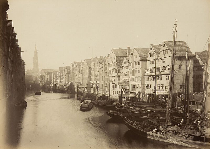 Georg Koppmann, Hintere Ansicht des Dovenfleth von der Wandrahmsbrücke aus gesehen (Aus: Hamburg 1883. Ansichten aus dem niederzulegenden Stadttheil), 1883