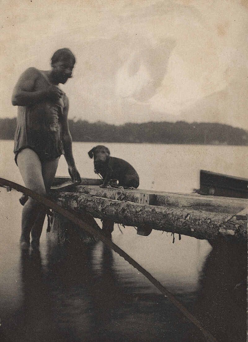Frank Eugene, Selbstporträt am Starnberger See mit Dackel