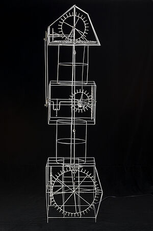 Ben Vornholt, Mobile Skulptur „Freistehender Turm" mit innerer Bewegungsmechanik, 1969
