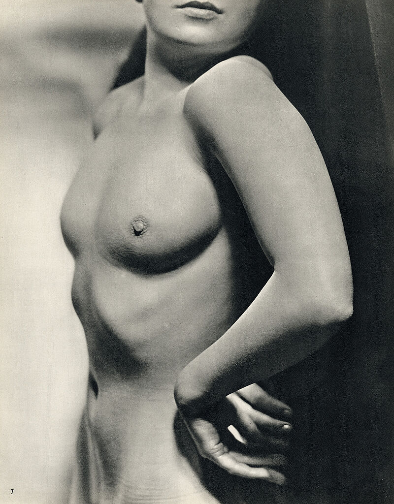 Sasha Stone, Aktstudie, aus der Aktmappe "Femmes. Collection d'études photographiques du corps humain n° 1", 1933