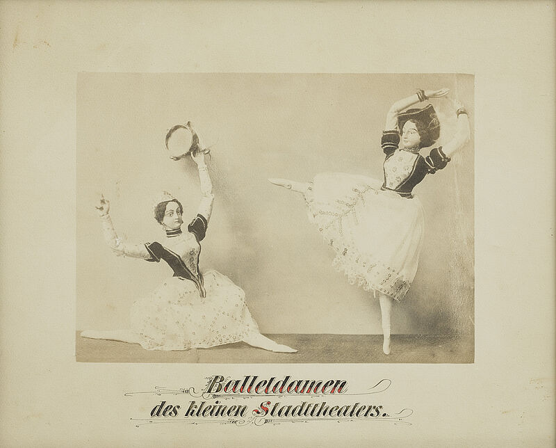 Münchner Marionettentheater, Henry Traut, Foto "Balletdamen des kleinen Stadttheaters", 1908