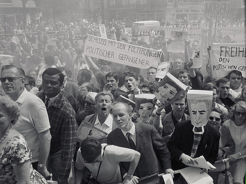 Max Scheler, Proteste beim Besuch des iranischen Schahs in Berlin (Originaltitel), 1967