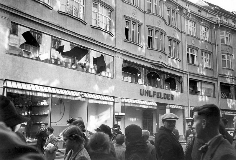Anonym, Kaufhaus Heinrich Uhlfelder – Verwüstungen nach der Pogromnacht vom 9./10. November 1938, November 1938