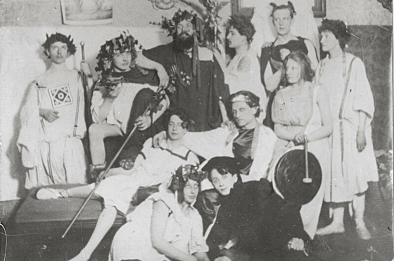 Richard Ferdinand Schmitz, Antikes Kostümfest in der Wohnung von Karl und Hanna Wolfskehl, Leopoldstraße 51, 22. Februar 1903