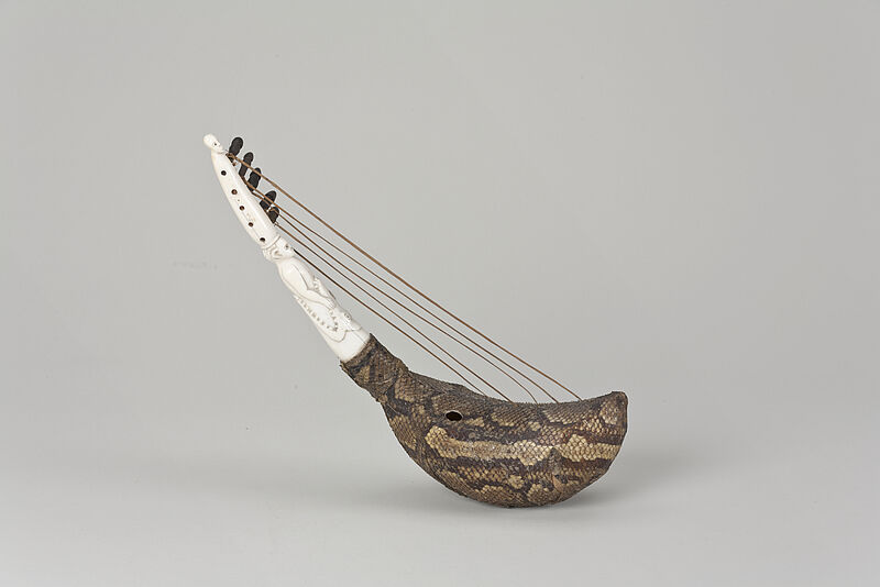Azande, kundi – Harfe aus Elfenbein mit fünf Saiten – mittelgroß, 1900–1950