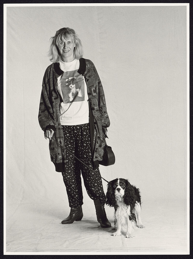 Kerstin Schuhbaum, o. T. (Hunde und ihre Besitzer – Hunde-T-shirt), 1989