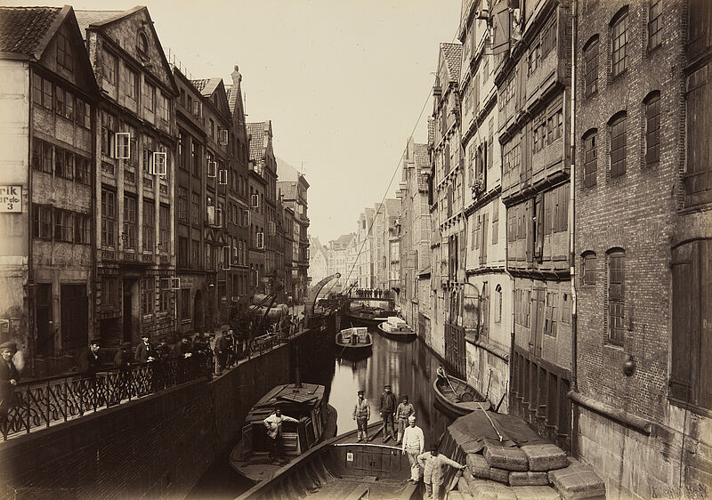 Georg Koppmann, Holländische Reihe von der St. Annenbrücke aus gesehen (Aus: Hamburg 1884. Ansichten aus dem niederzulegenden Stadttheil), 1884