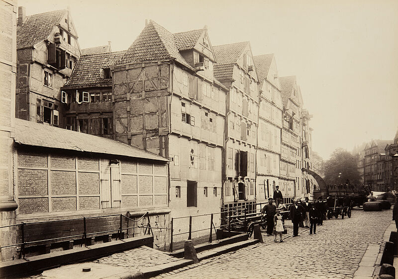 Georg Koppmann, Hintere Ansicht des neuen Wandrahm (Aus: Hamburg 1884. Ansichten aus dem niederzulegenden Stadttheil), 1884