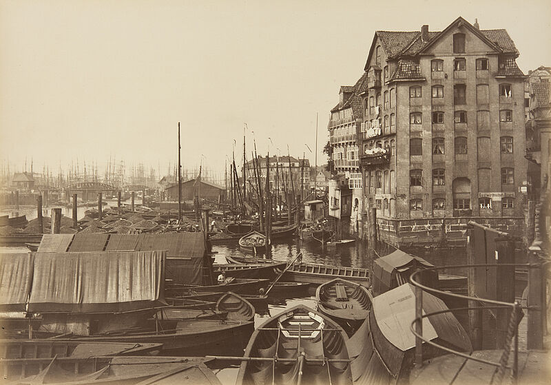 Georg Koppmann, Binnenhafen mit dem alten Posthaus (Aus: Hamburg 1884. Ansichten aus dem niederzulegenden Stadttheil), 1884