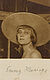 Porträt Emmy Hennings mit großem breitkrempigen Strohhut