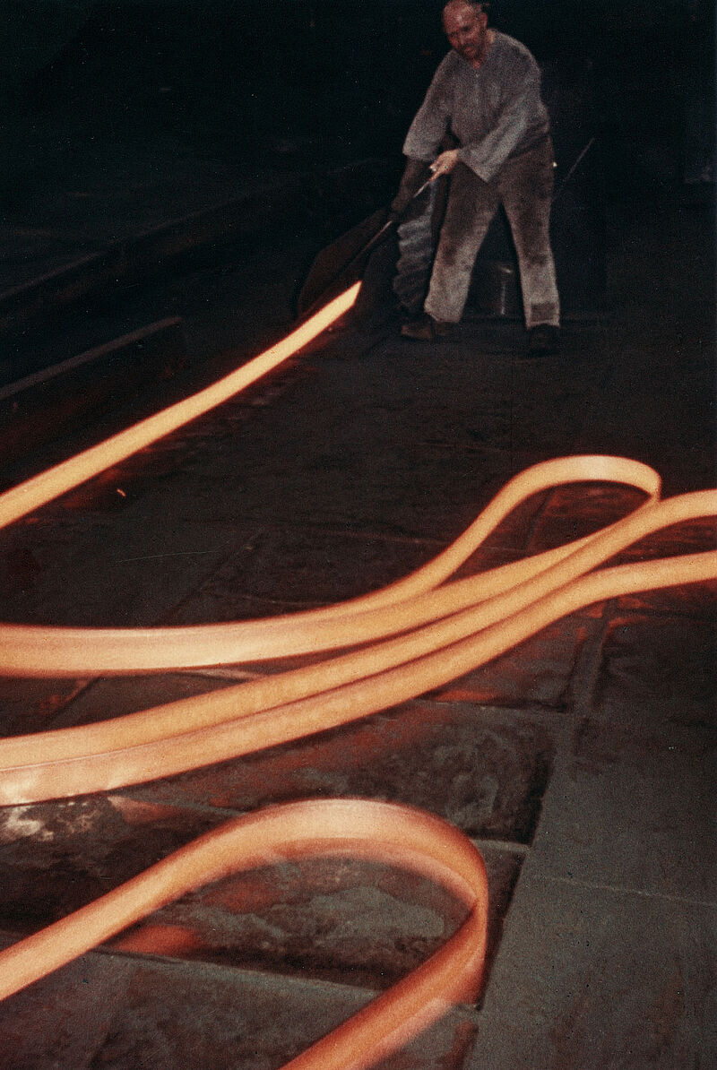 Arbeiter im Walzwerk, Rheinische Röhrenwerke, 1951