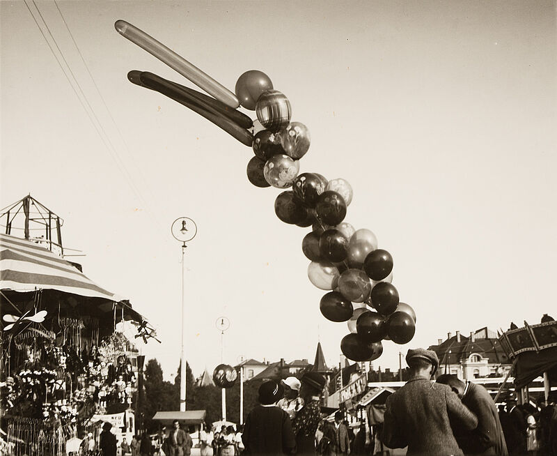 Philipp Kester, Münchner Oktoberfest – Verkauf von Luftballons, 1935