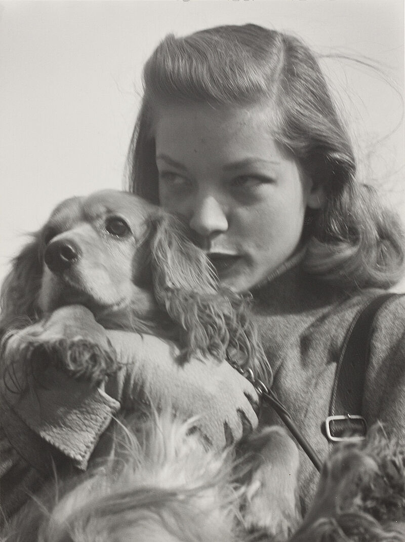 Hermann Landshoff, Die Schauspielerin Lauren Bacall mit ihrem Hund Mademoiselle, 1945